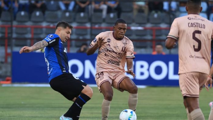 Multa a Huachipato cantos xenófobos - Noticias Valle Alto